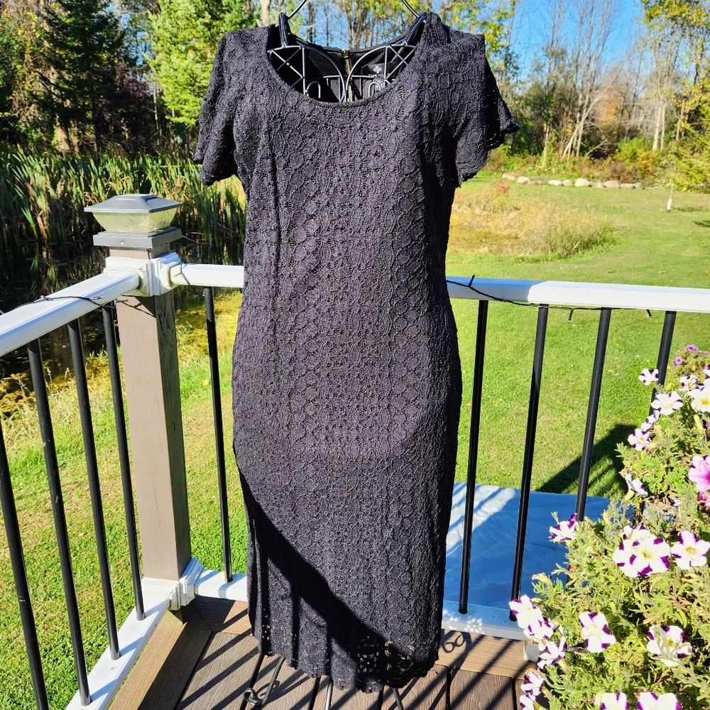 Ronni Nicole Black lace overlay dress, EUC, size 12